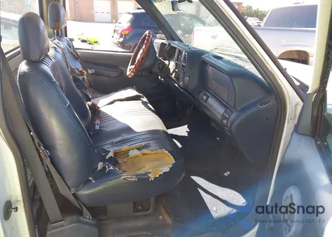 1998 Chevrolet C1500 Fleetside W/T from USA, damaged, VIN 1GCEC14W5WZ235130